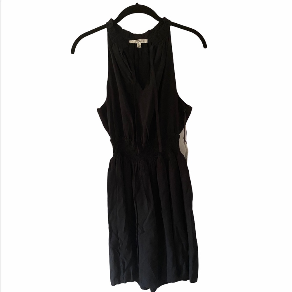 Q&A Black Dress